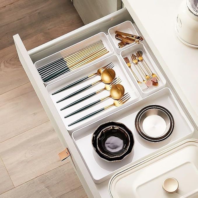 RAUVOLFIA Plastic Stackable Office Desk Drawer Organizers,Multi-size Trays,Small Makeup Vanity Storage Bins and Office Desk Drawer Dividers (White-5 Pack)