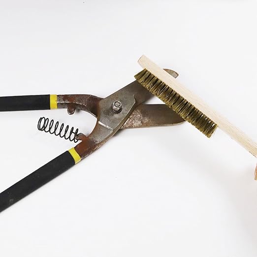MAXMAN Brass Brush, Soft Brass Bristles Wire Brush for Cleaning Metal Rust, Welds, Home and Kitchen, Wire Scratch Brushes with 10" Beechwood Handle