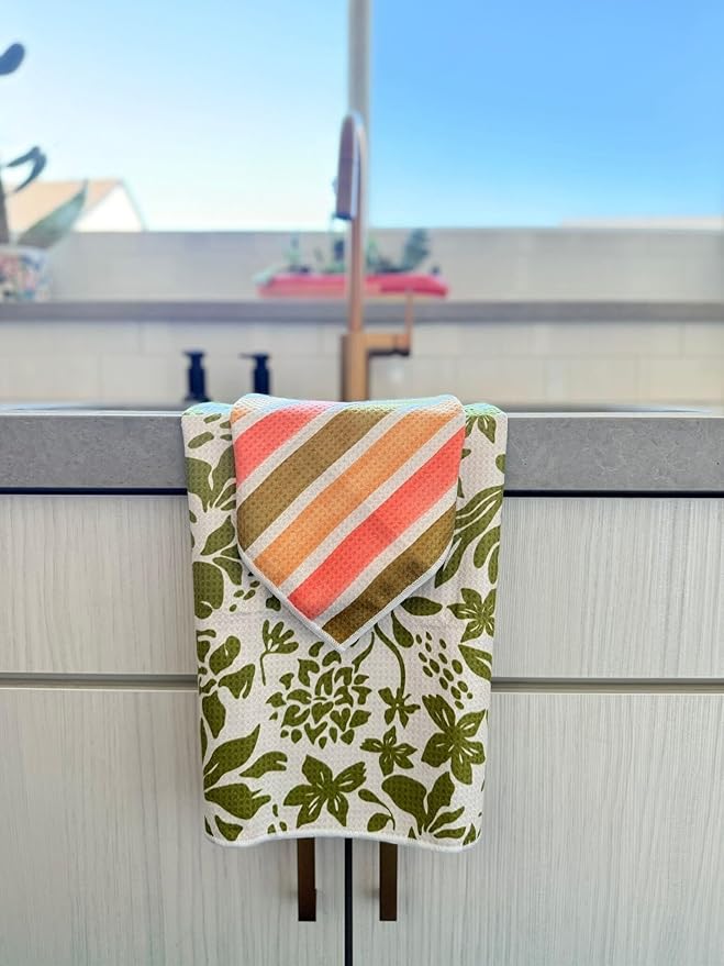 2 Double Sided Microfiber Hand Towels, 17x27 Inches Waffle Design Kitchen Towels Set, Durable & Soft Fast Drying Hand Wash Cloth and Dishcloth for Everyday Use at Home (Pat & Tricky- Green/Cream)