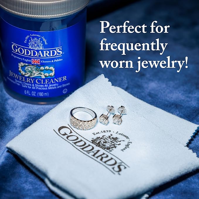 Goddard's Silver Polishing Cloth for Jewelry, Remove Tarnish on Plated or Sterling Silver, Gold, Antiques, and Leaves Tarnish Protection, 6 Cloths