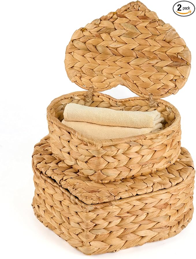 Set of 2 Heart Wicker Storage Bins with Lid, Small Rattan Basket Decorative Boxes, Multipurpose Organizer Display Boxes for Shelf Organizer, Boho Rattan Box for Home Decoration