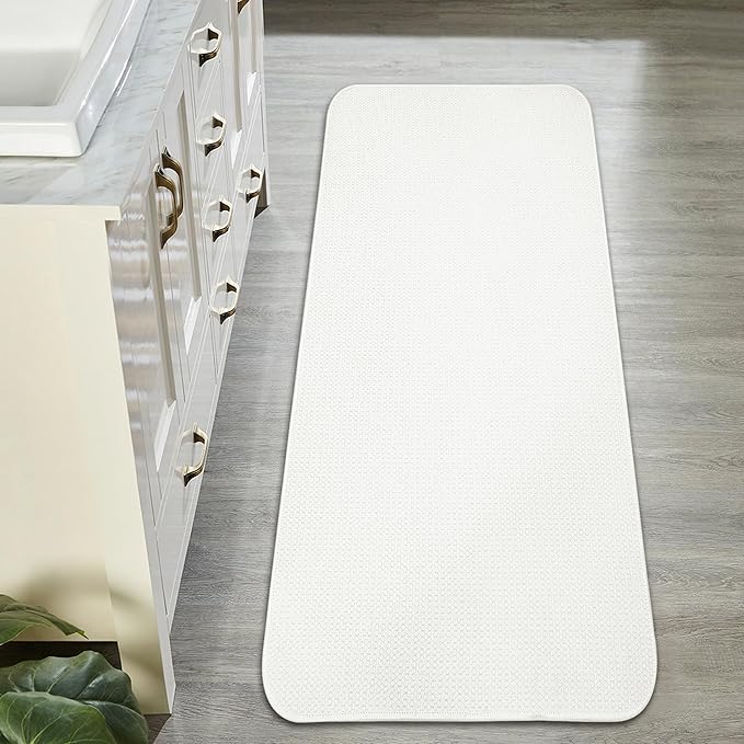 Bath Mat,Ultra Thin Bathroom Runner Rugs,Large Bath Mats for Bathroom,Quick Dry,Non-Slip,Machine Washable,Low Pile,Bath Rug,Shower Outside,Sink,Home Decor Accessories.White,1'5"x4'11"（17x59inch）